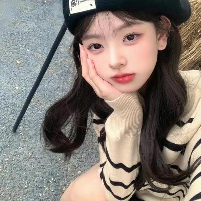 黑衣女孩